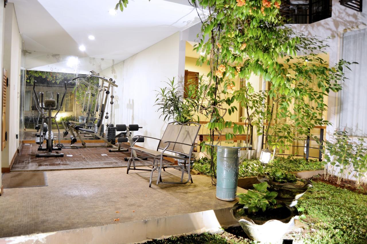 W Home Cipete Jakarta Extérieur photo